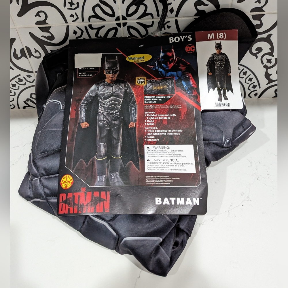 NEW Batman Halloween Dress Up Costume Boys Medium 8 with Mask